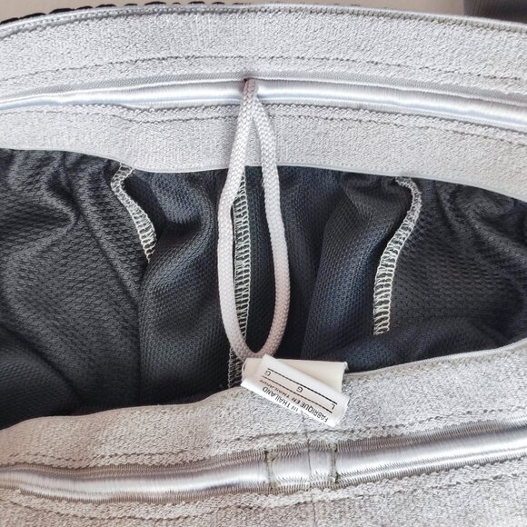 Nike active wear / basketball short men's size L black and grey - Picture 9 of 14